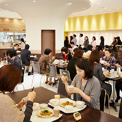 横浜本社1Fにある社員食堂